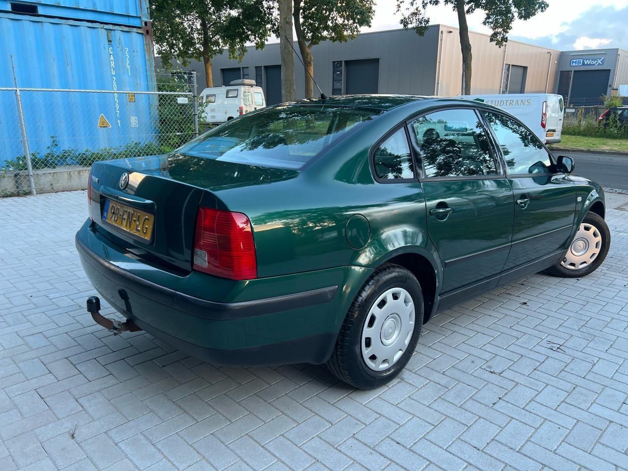 Volkswagen Passat 1.6- 130.494KM Nap! 1e Eigenaar