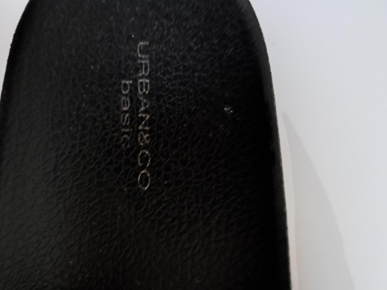 Stevige slippers met bontrand mt 36