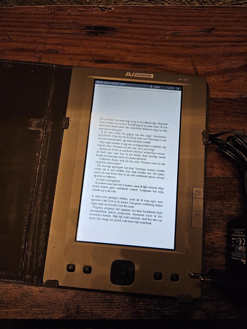 AV Autovision AV-701 e-Reader met oplader en hoes