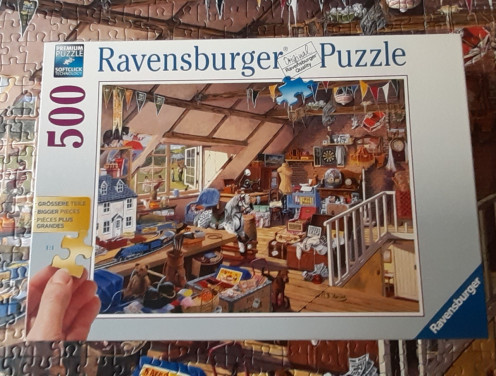 Puzzel Ravensburger: oma's zolder