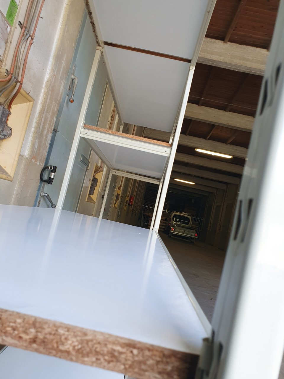 3 meter lang metalen wandrek, opbergkast, magazijnstelling garage of schuur