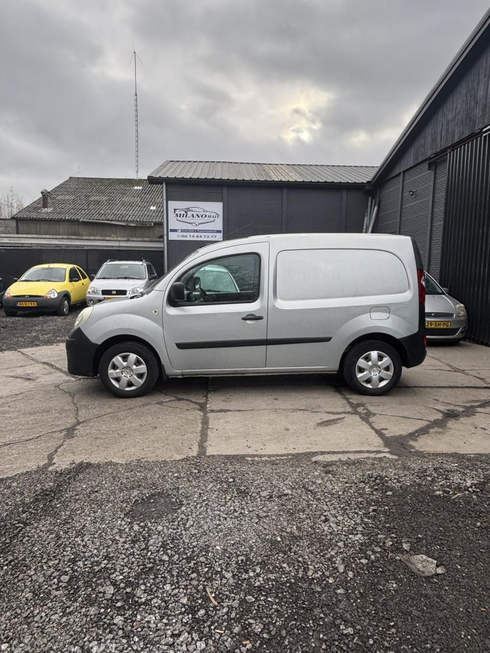 Renault kangoo met een jaar apk!