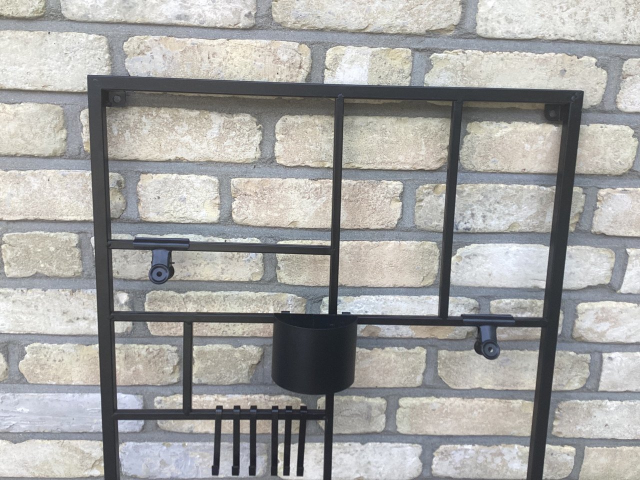 Zwart metalen wandrek organizer met div accessoires GOES