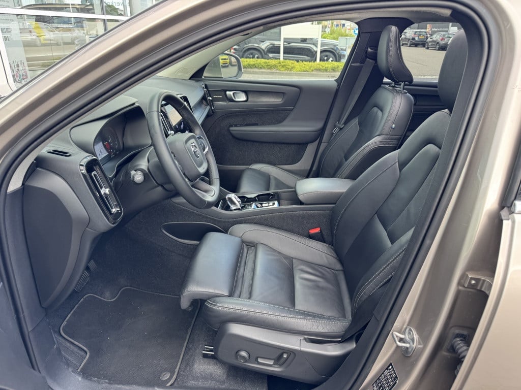 Volvo XC40 t5 262pk recharge ultimate bright| panodak| adap.cruise| leder|