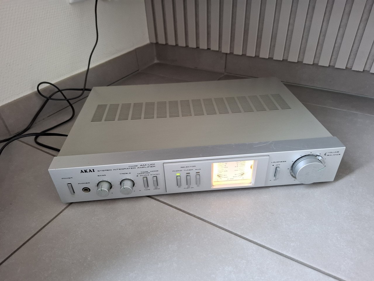 Akai AM-U01 eindversterker .