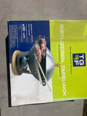 Gietijzeren tafel wok