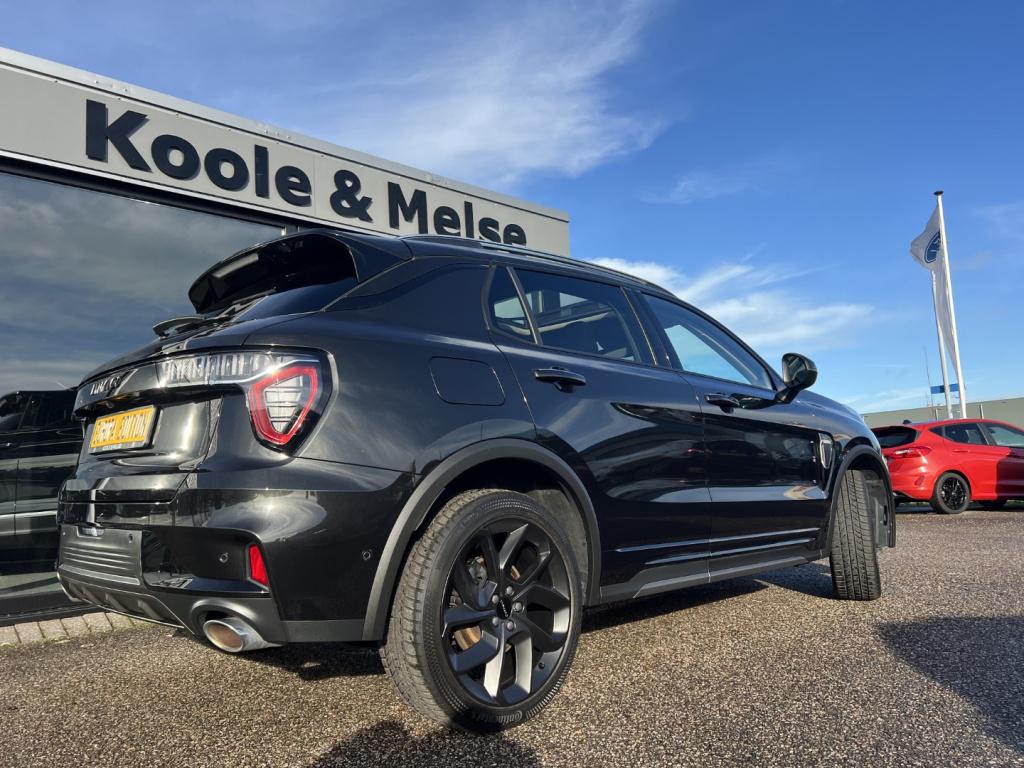 Lynk & Co 01 1.5td 261pk plug in hybrid black edition , pano dak , 360gr ca