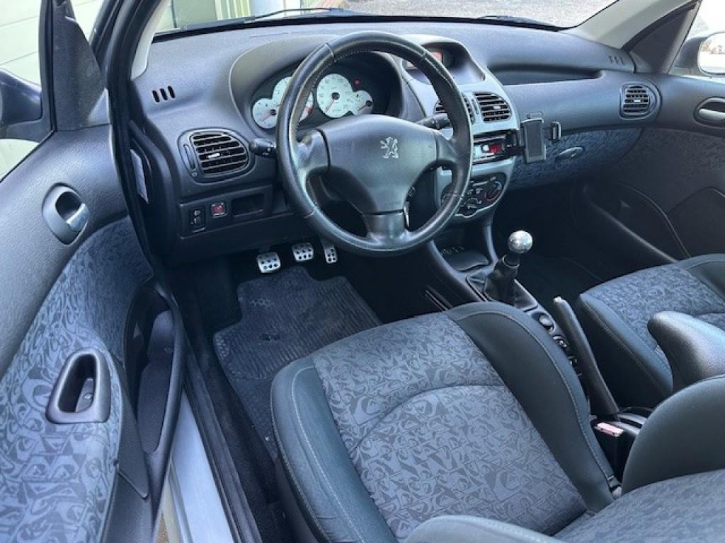 Peugeot 206 1.6-16v quiksilver lage km-stand