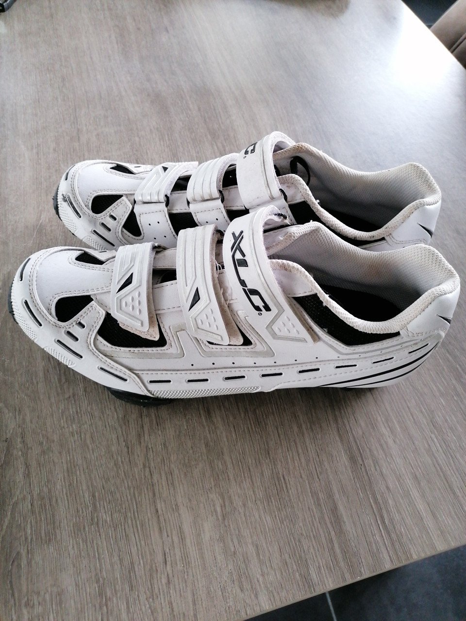 AGU racefietsschoenen maat 43