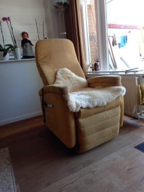 Heerlijke relax fauteuil met sta op functie. Fitform