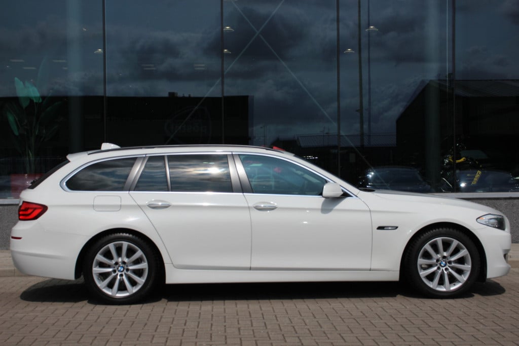 BMW 5 Serie touring 523i high executive | leder | memory | pano | dealer on