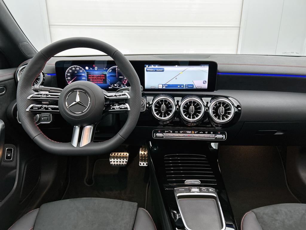 Mercedes-Benz Cla 250 e business solution amg | smartphone integratie | pan