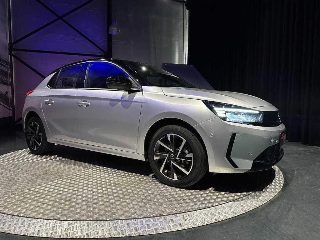 Opel Corsa 1.2 turbo gs*carplay*camera*led*pdc v&a*