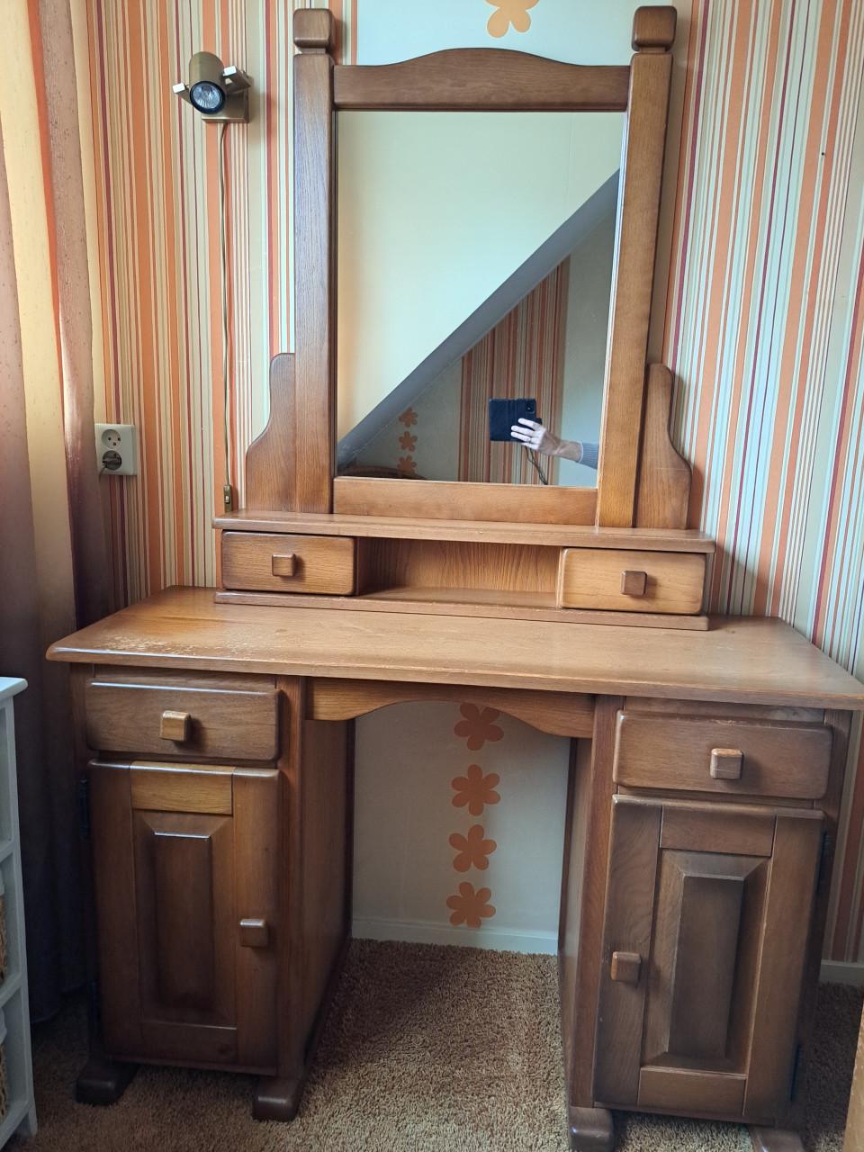 Kaptafel met spiegel