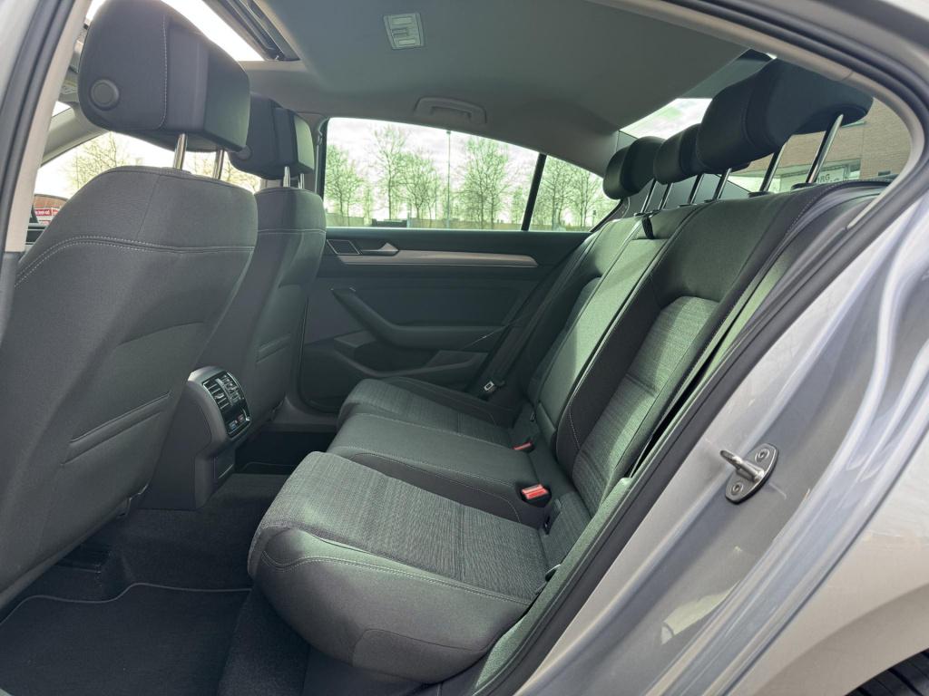 Volkswagen Passat 1.5 tsi business