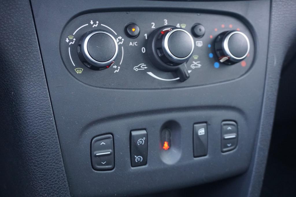 Dacia Sandero Stepway 0.9 tce sl automaat - 1e eigenaar / airco / navi / cr