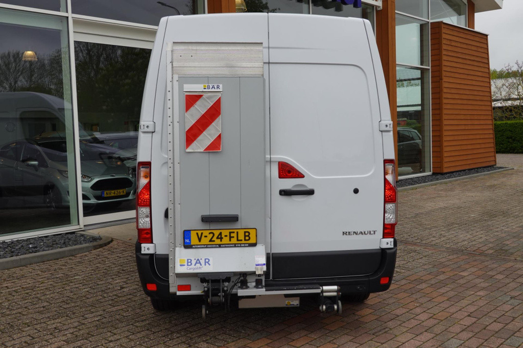 Renault Master t33 2.3 dci 135 l2h2 met laadklep