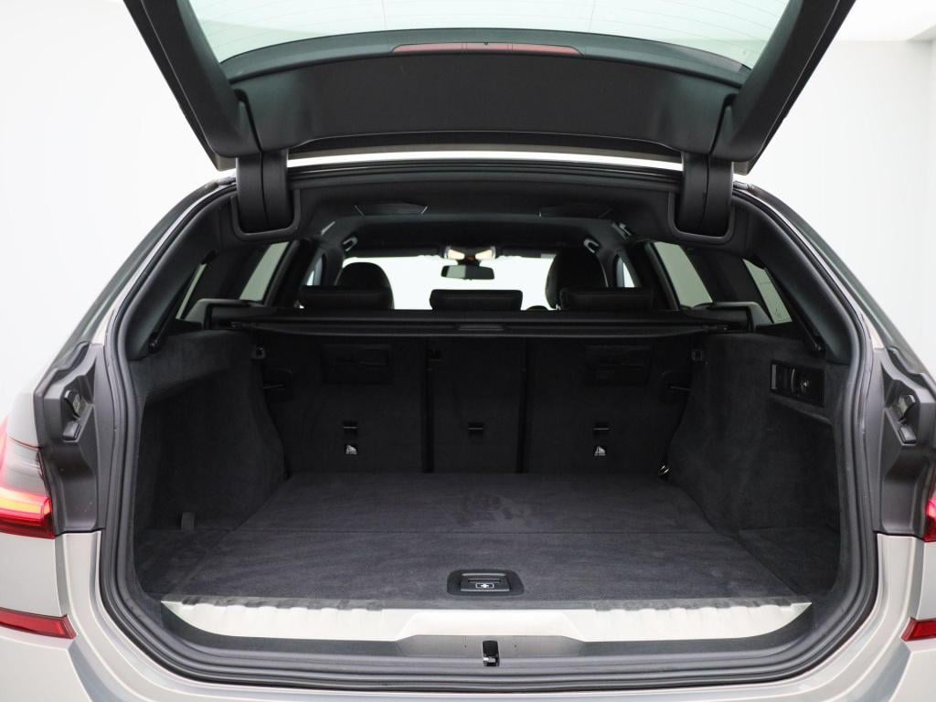 BMW 3-serie touring 330e high executive | m-sport | automaat | lmv | naviga