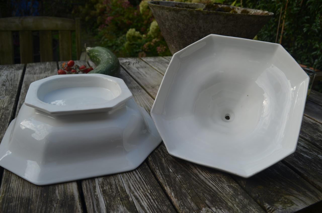 Fraaie 8 kantige terrine in prima staat