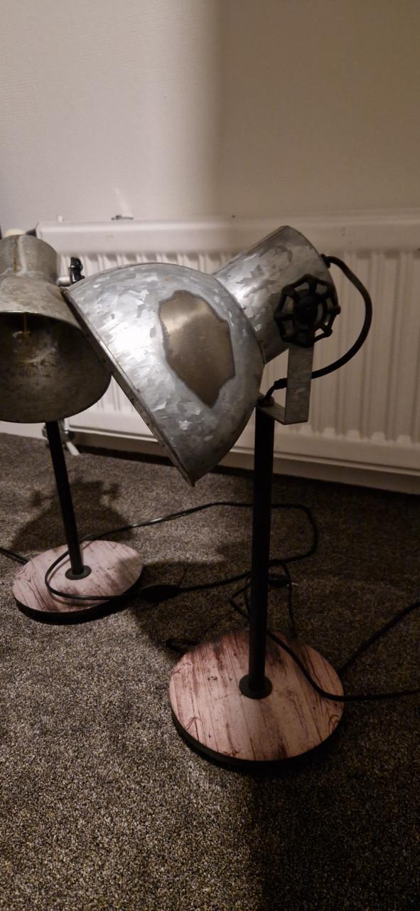 Meubels en lampen