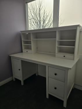 Groot ikea hemnes bureau met opzetstuk