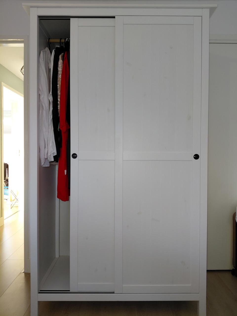 Hemnes kleding kast wit met schuifdeuren van ikea