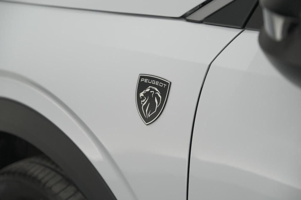 Peugeot 3008 1.2 hybrid 145 gt | camera | adaptieve cruise control | elektr