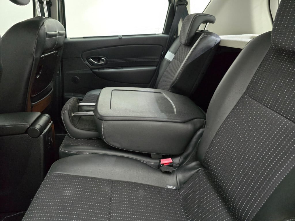 Renault Scenic occasion 2.0 dynamique 5 persoons met grote kofferbak | clim