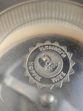Werkende vintage koffiemolen van H.Smith´s koffie en thee uit groningen