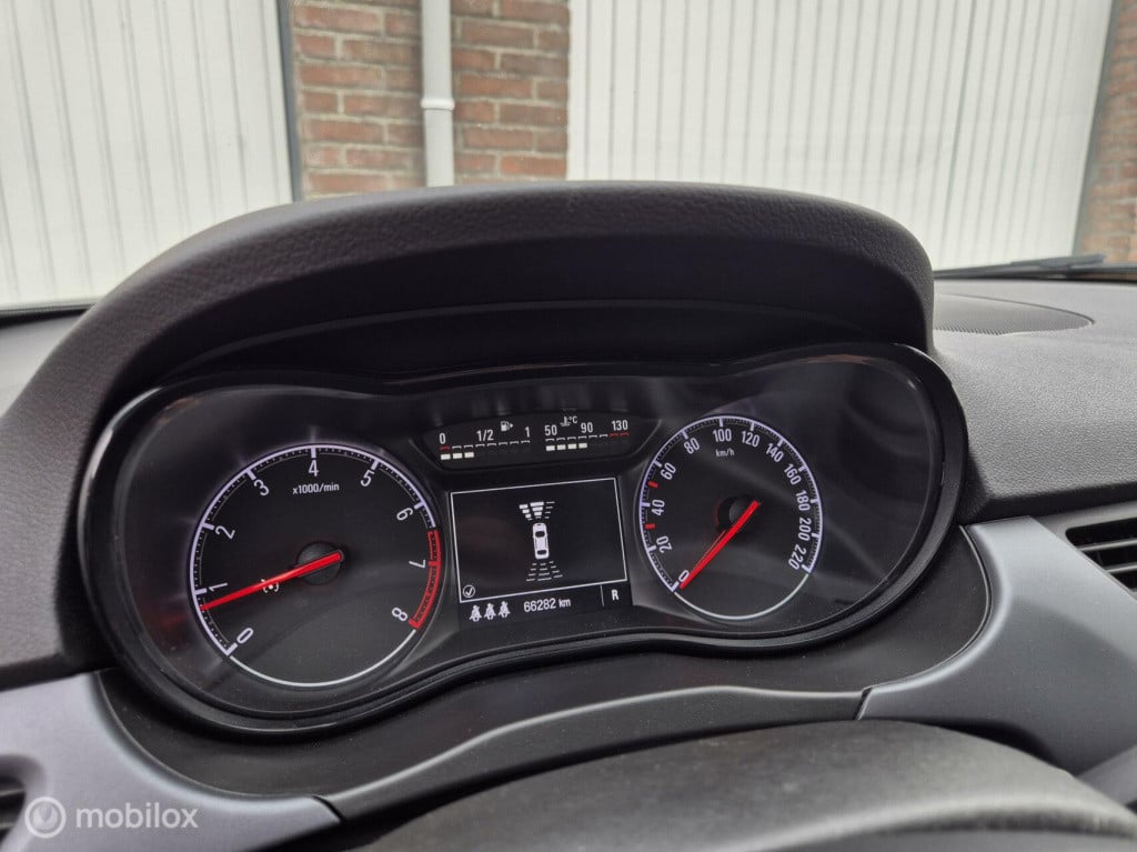 Opel Corsa 1.4 volautomaat / stuur- & stoelverwarming / camera