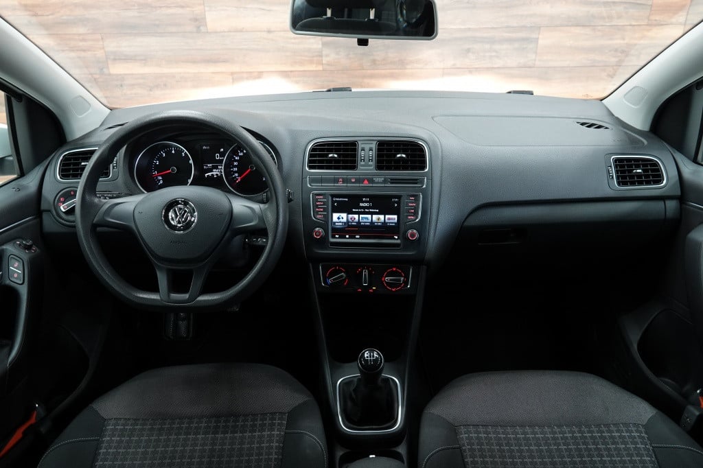 Volkswagen Polo 1.2 tsi comfortline | cruise | navi | alarm |