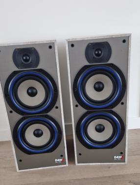 B&W 220i speakers