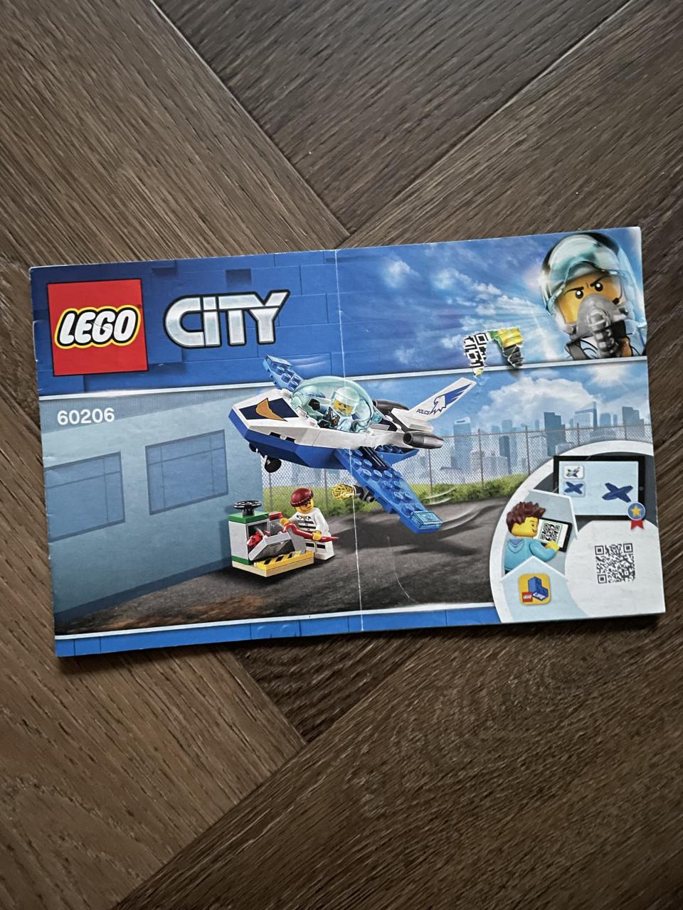 Lego City: Luchtpolitie vliegtuigpatrouille 60206
