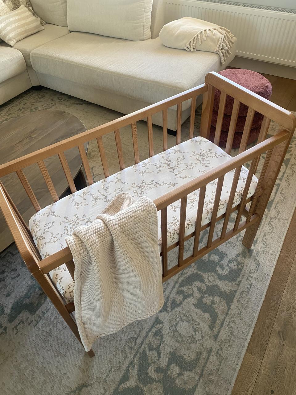 Woodies wieg hola bb co sleeper met matras