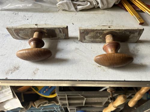 Houten ovale deurkruk