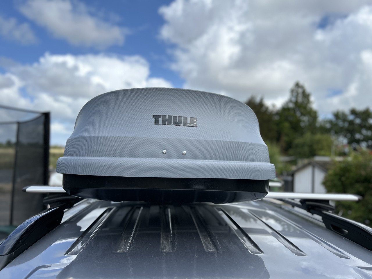 Thule Pacific 200 dakkoffer + dwarsstangen
