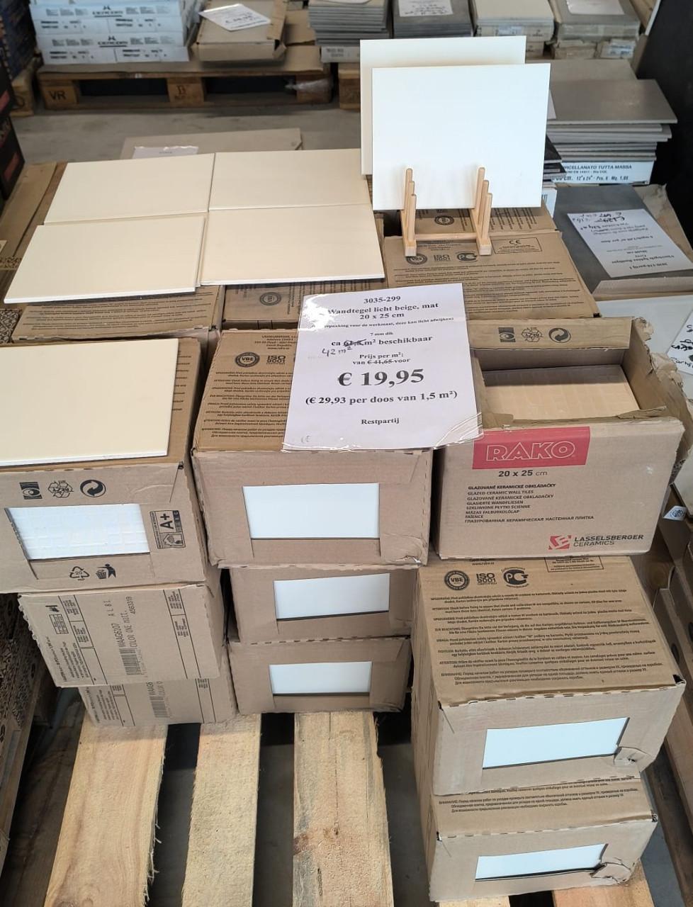 3035-299 Wandtegels 20x25 cm, mat licht beige, 19,95 per m²