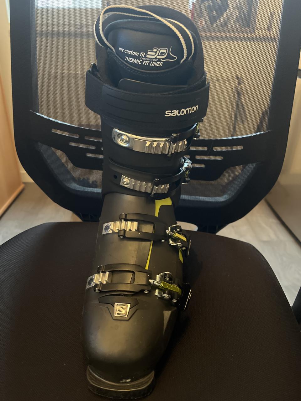 Skischoenen merk Salomon maat 43