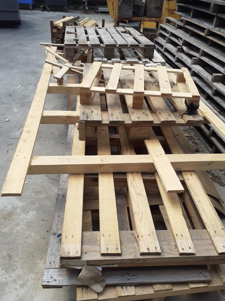 Gratis partij pallets   GRATIS knutselhout kachelhout