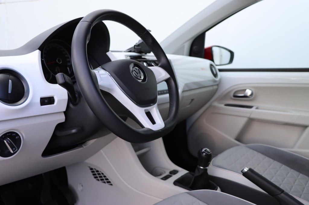 Volkswagen UP! 1.0 bmt up! beats