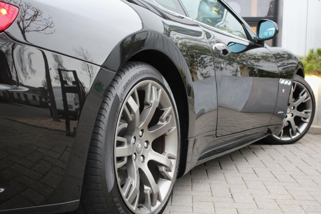 Maserati Granturismo 4.7 s mc - youngtimer - alcantara pack - xenon - nero 
