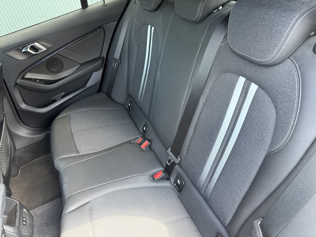 BMW 1 Serie 118i 140pk automaat high executive sportline 5-drs