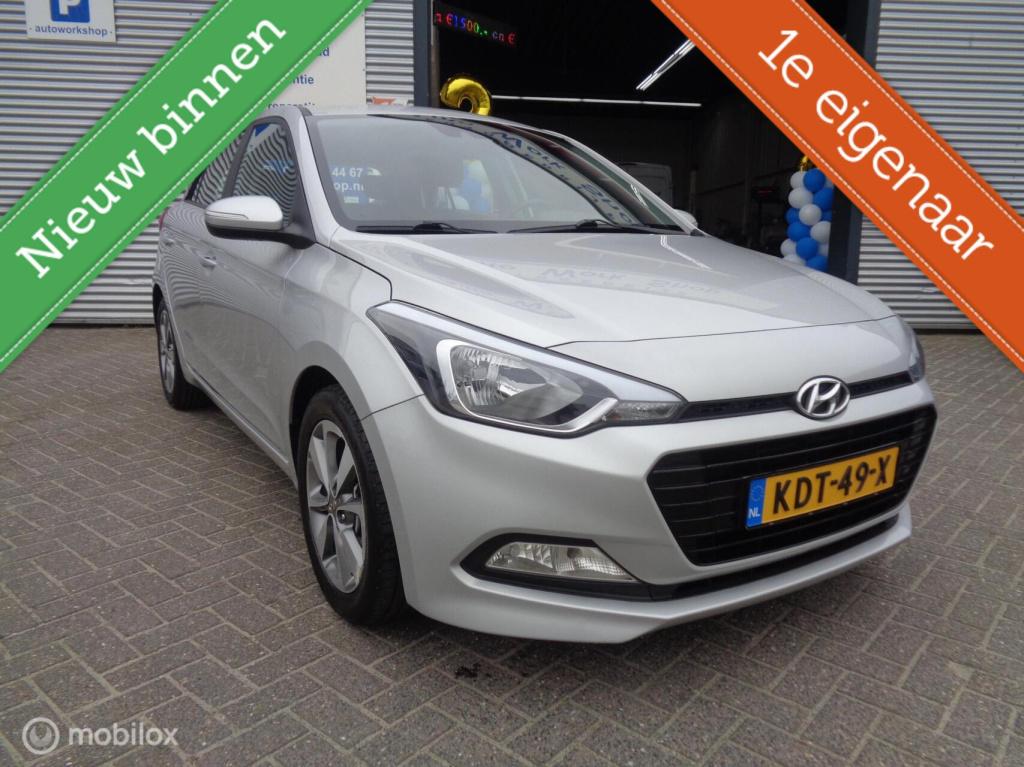 Hyundai I 20 1.0 t-gdi comfort/airco/camera/pdc/1st eig/lm velgen/slechts 8