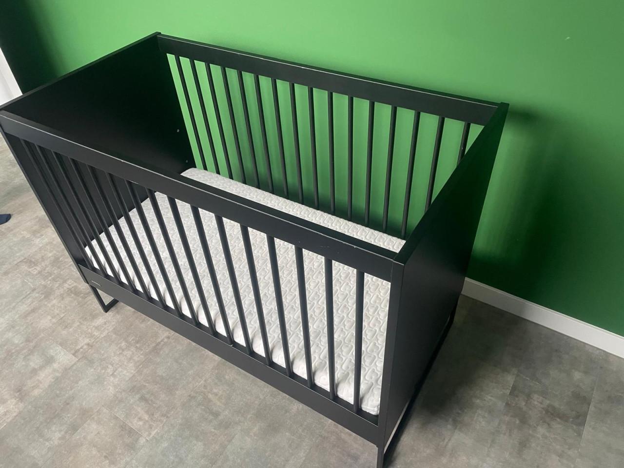 Commode van kids maill en ledikantje Inclusief matras