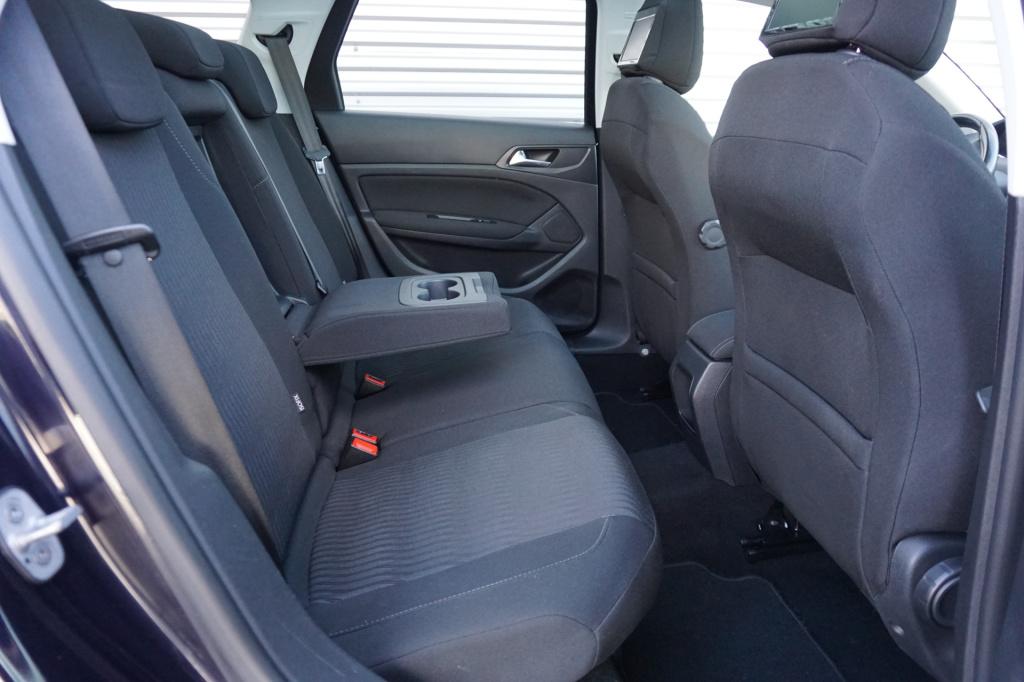 Peugeot 308 sw 1.2 e-thp blue lease executive climate / navi / cruise / pan