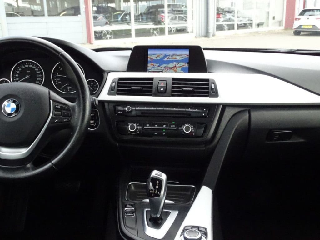 BMW 3-serie 320i executive