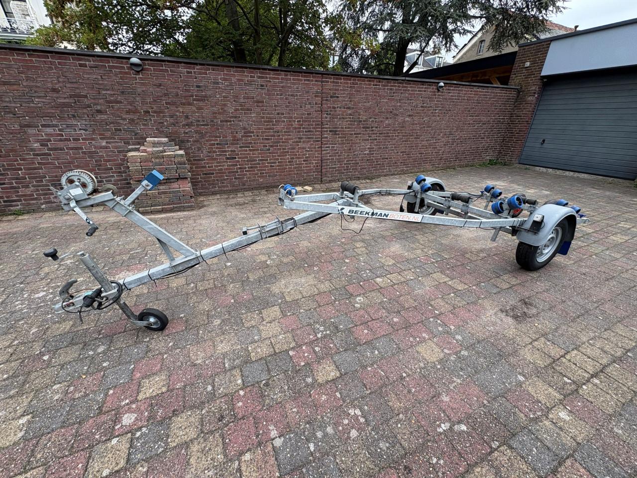 Kanteltrailer TTH 750 EASYROLLER COC met gratis Wayfarer zeilboot
