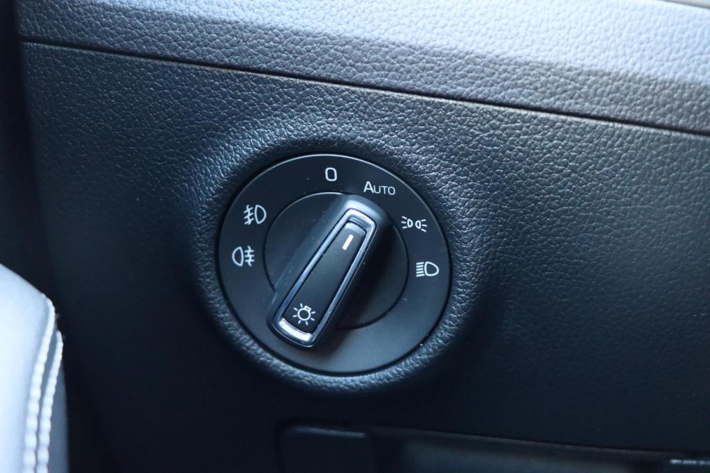 Skoda Superb combi 1.4 ehybrid style 218pk dsg6 | soh 93,1% | memory | stoe