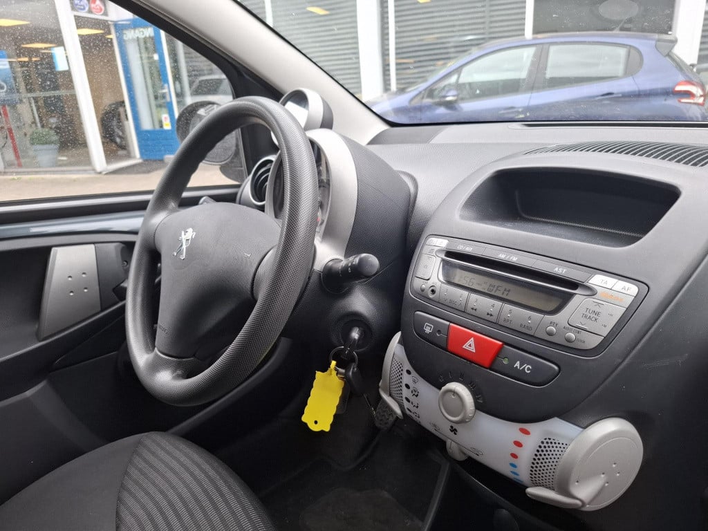 Peugeot 107 1.0i 12v active premium 5-drs airco/led