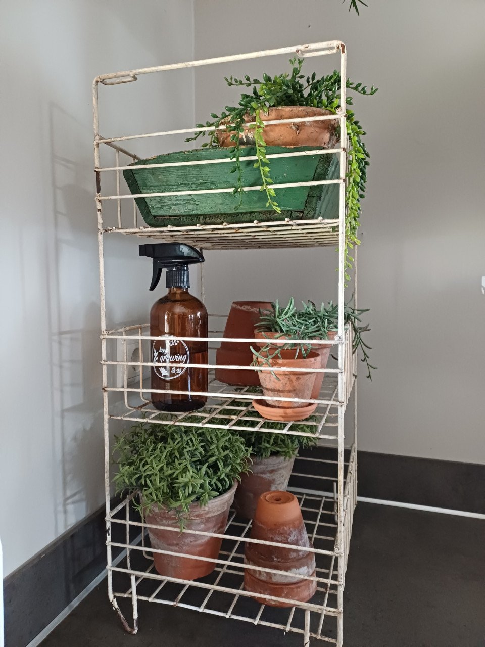 Oud brocante winkelrek